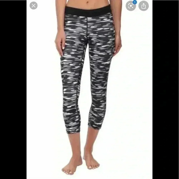 Nike Dri Fit Capri Size XS - Picture 1 of 8